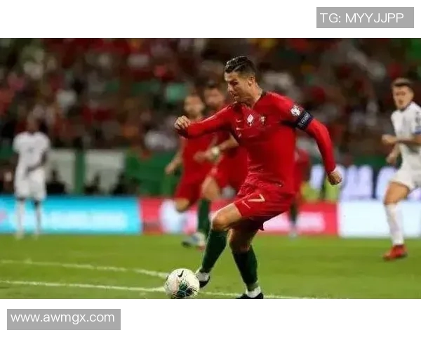 2018世界杯足球明星C罗领衔葡萄牙队征战历史舞台展现绝佳个人技术